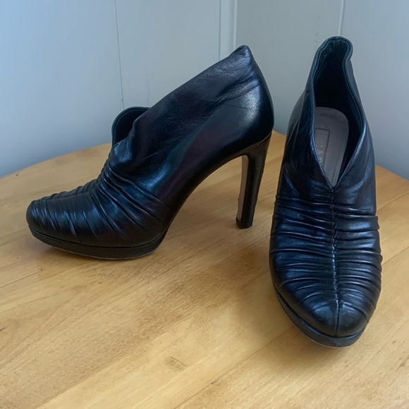 Prada Black Leather Full Coverage Bootie Pumps IT38.5 US8.5 Ruched GUC Platform - Picture 1 of 14